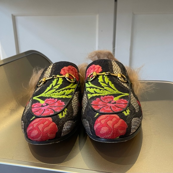 GUCCI Princetown Tapestry Brocade Floral Fur Mules. 38.5 - Picture 2 of 9